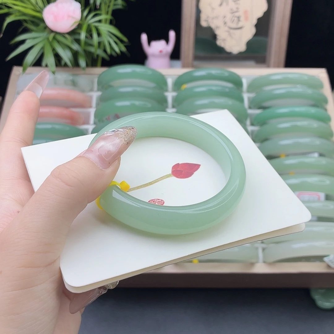 石英质玉未镶嵌手镯58