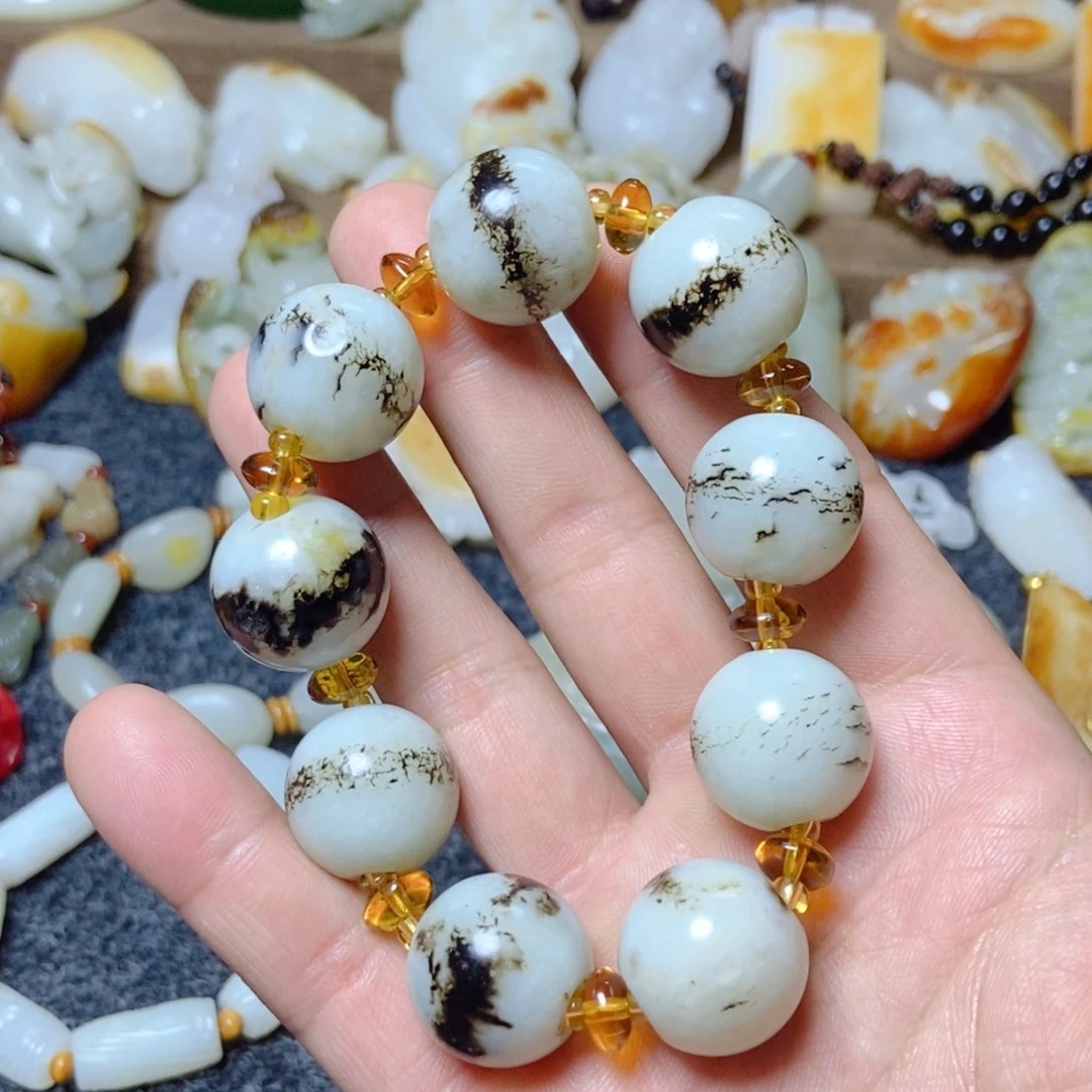 白玉菩提吊坠收藏