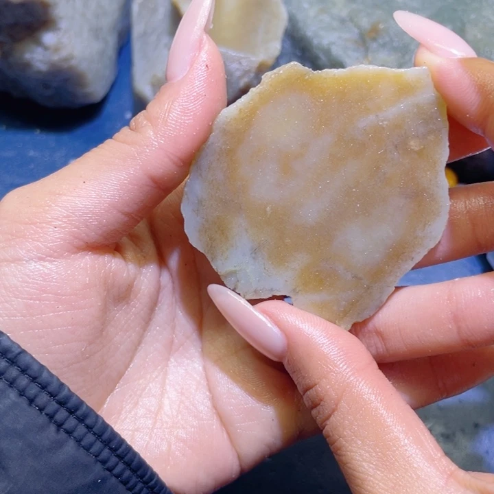 和田玉未镶嵌珠宝半成品