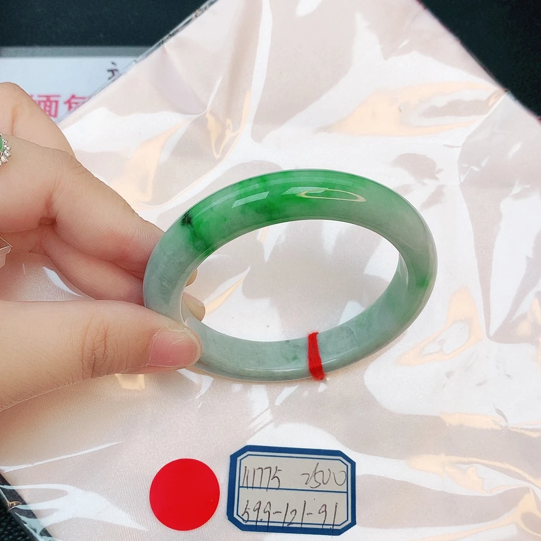 翡翠手镯未镶嵌缅甸翡翠