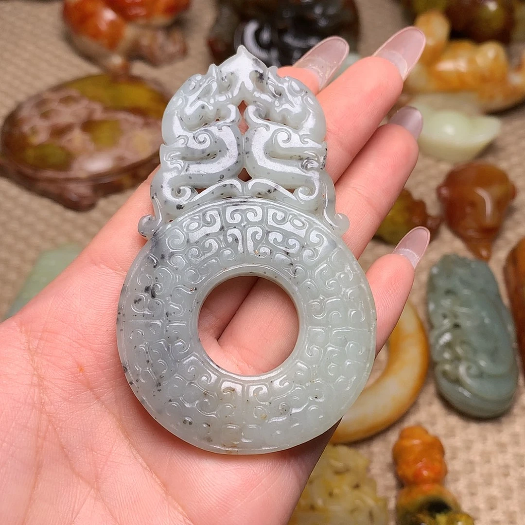 蛇纹石玉未镶嵌颈饰