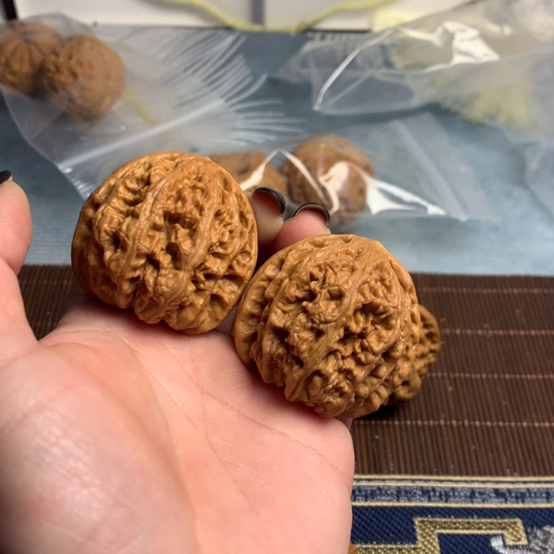 【闪购商品】文玩核桃吊坠小****顾粗筋