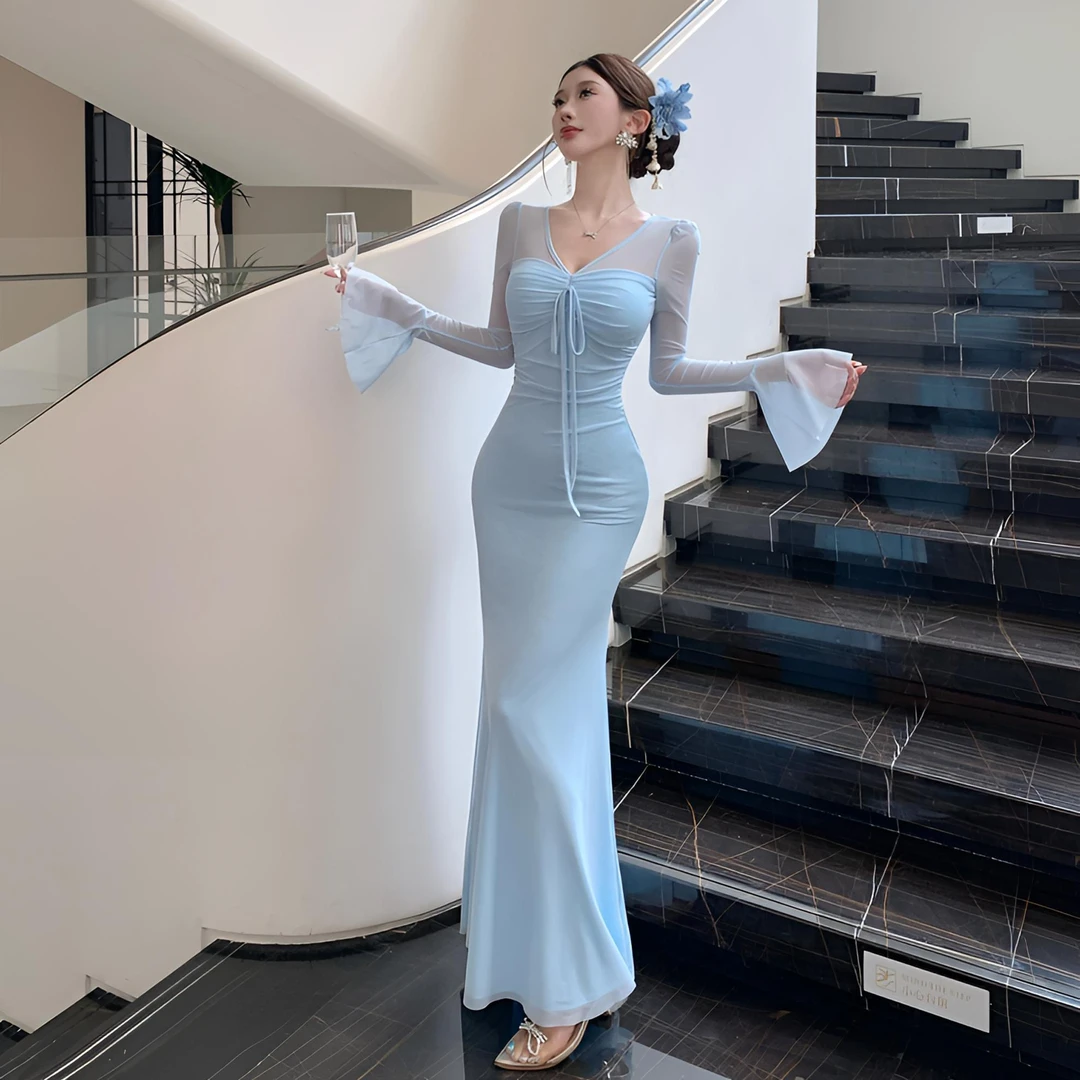 性感辣妹纯欲风V领秋季新款法式复古设计感气质名媛喇叭袖鱼尾裙