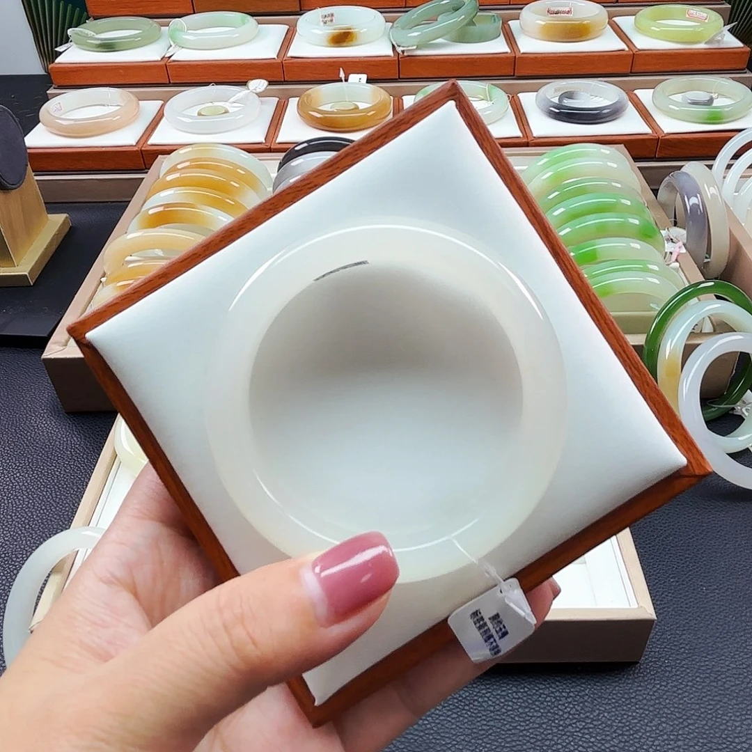 未镶嵌手镯和田玉53