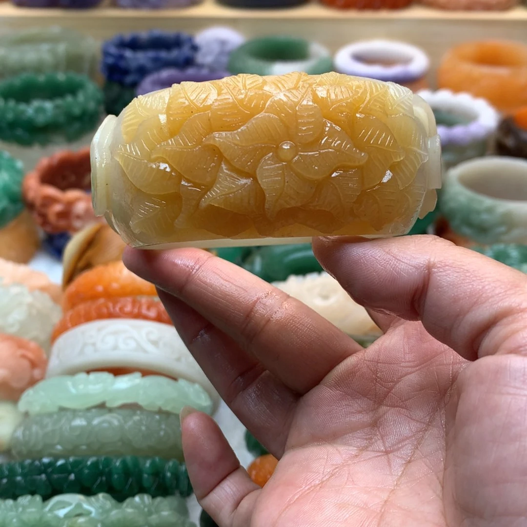 未镶嵌手镯石英质玉花*