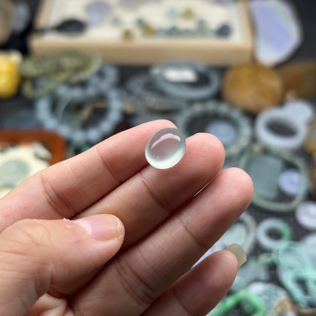 颈饰未镶嵌翡翠蛋面