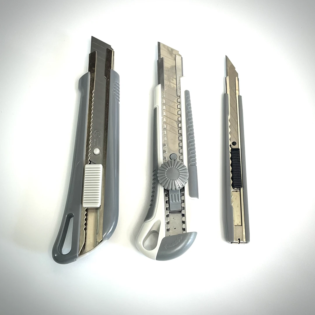 日本福冈工具美工刀家用办公壁纸刀18mm手工裁纸刀墙纸刀带3刀片