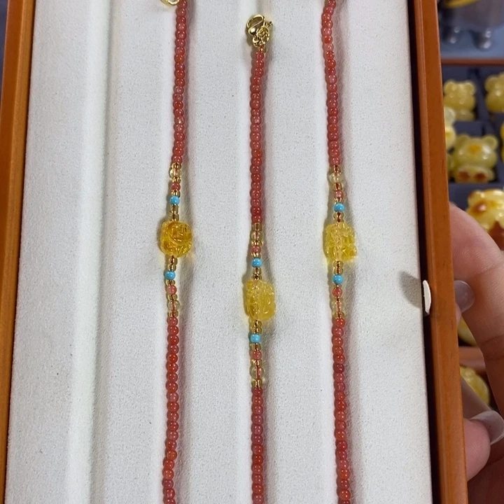 【闪购商品】未镶嵌琥珀裸石任意一条