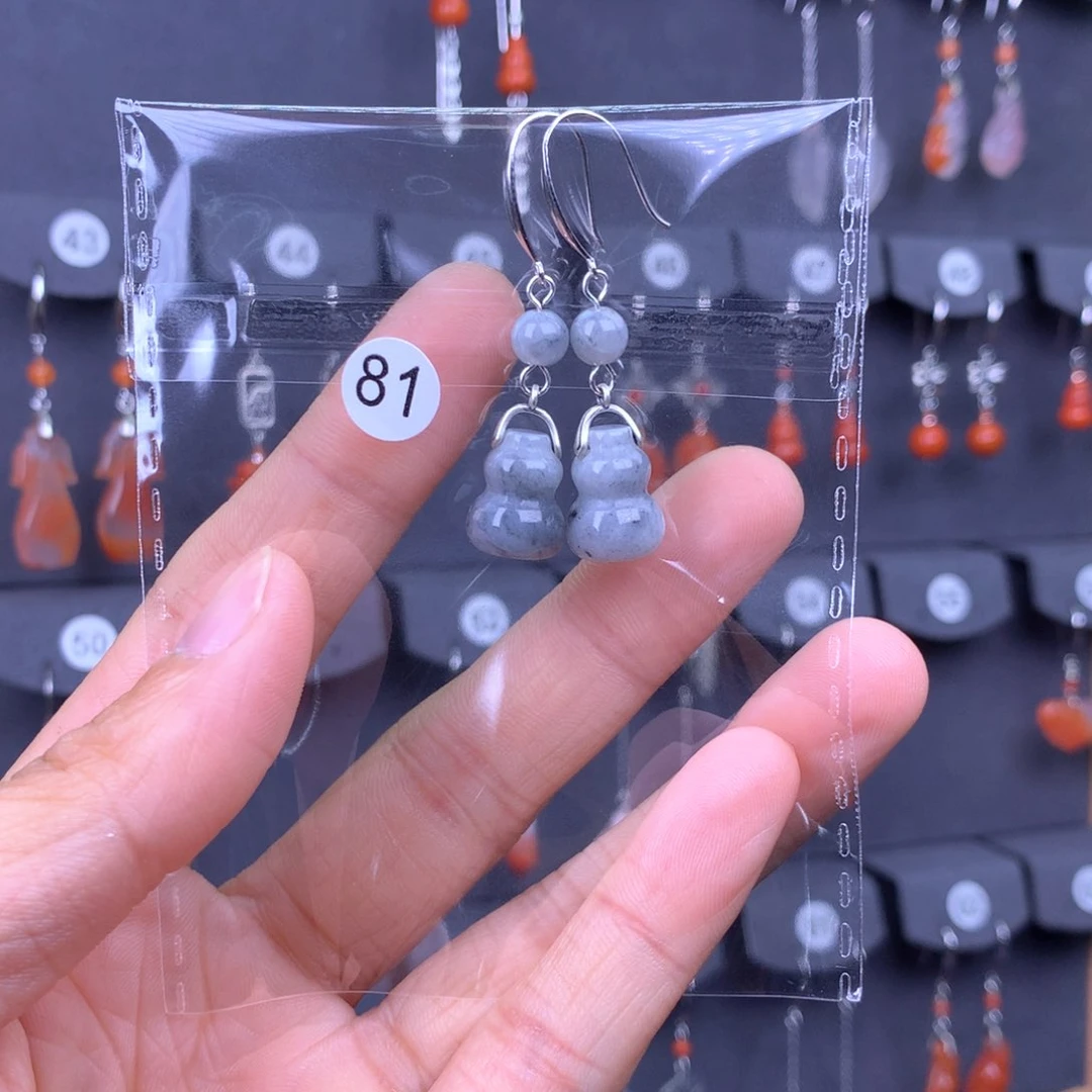 翡翠耳饰银S925镶嵌在****下