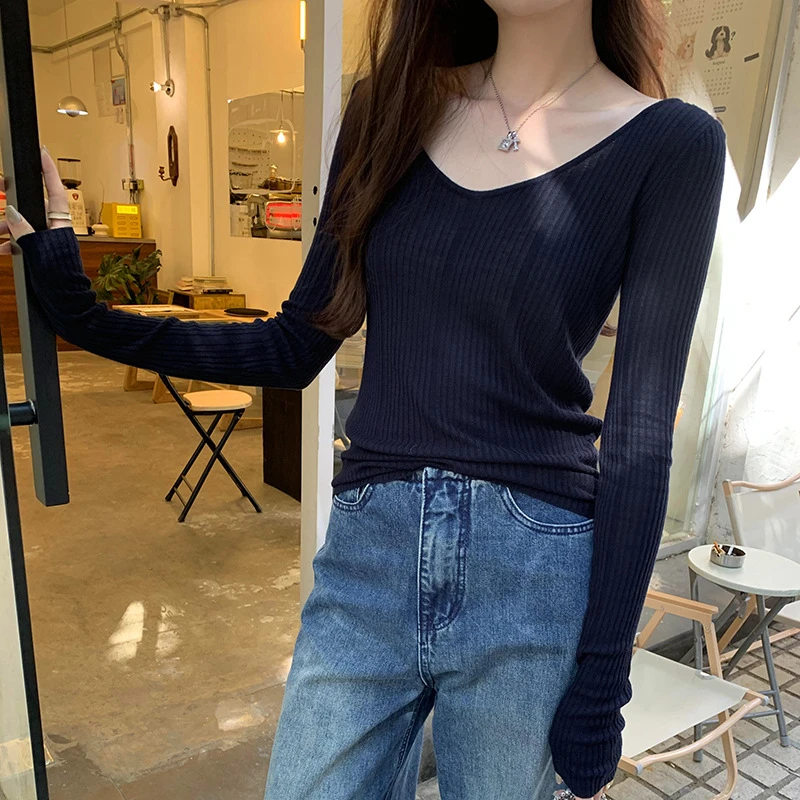 秋冬v领时尚洋气内搭针织打底衫女装潮2024年小众不撞款修身上衣