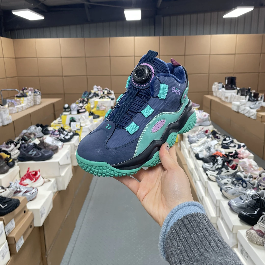 235095儿童加绒运动鞋  男女童鞋 国内大品牌童鞋同厂出品