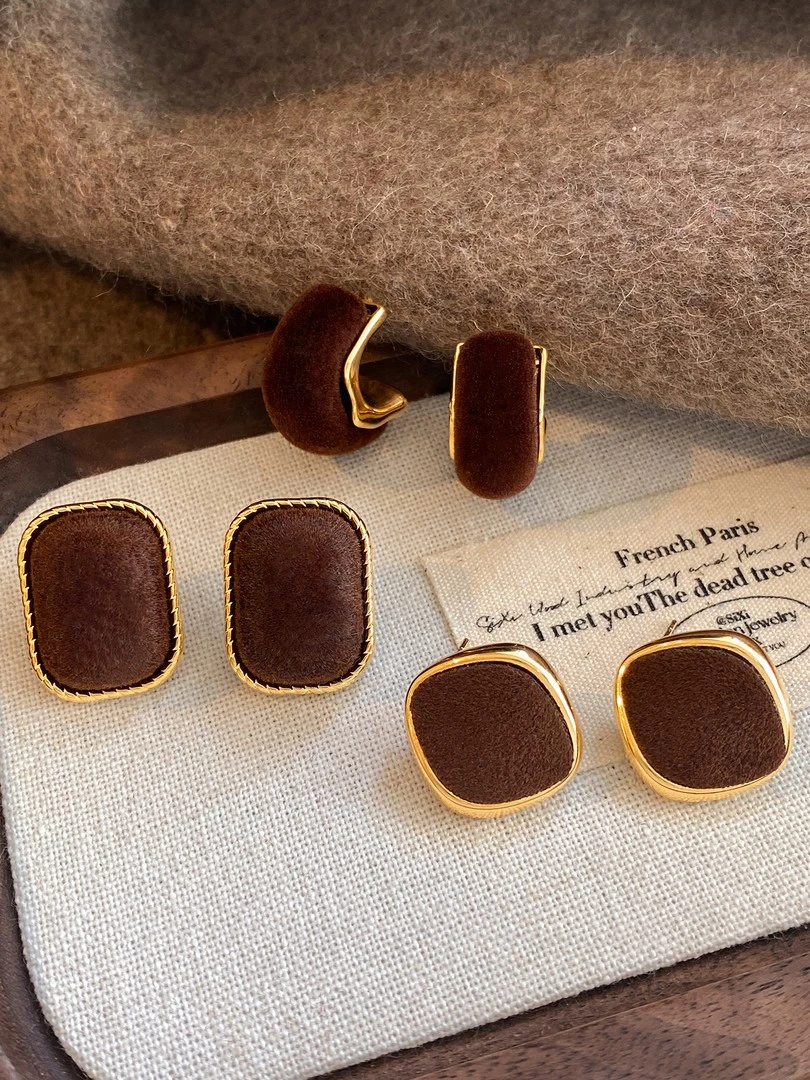 铜合金耳饰  复古棕色方形丝绒耳钉女款2025新款秋冬耳环小众耳饰