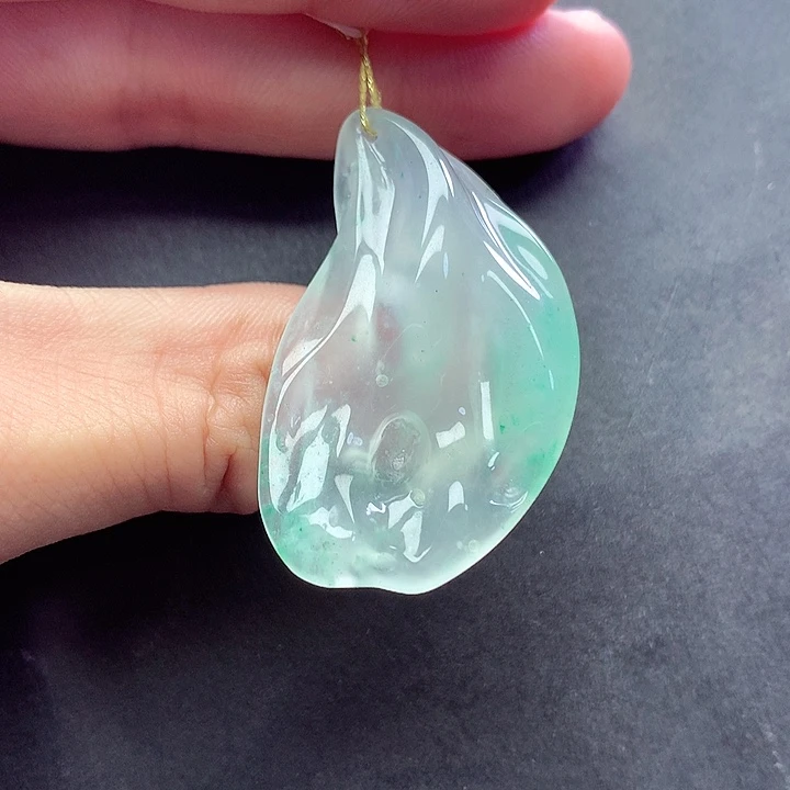 颈饰未镶嵌石英质玉