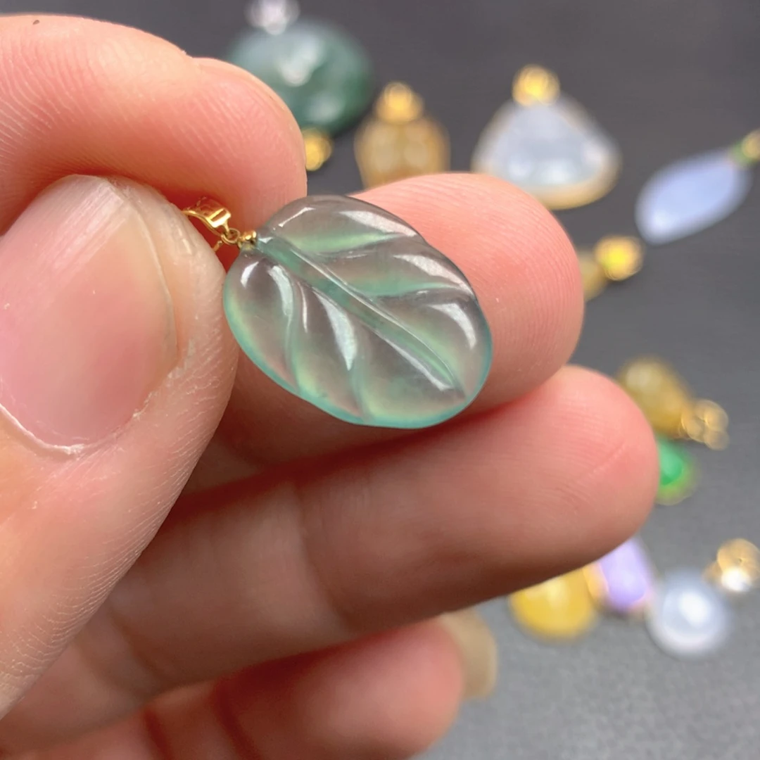 【闪购商品】颈饰18K金镶嵌翡翠翡翠