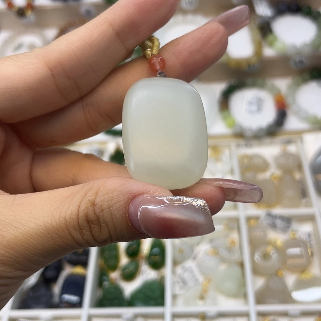 和田玉18K金镶嵌吊坠(赠链)