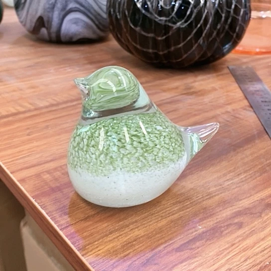 琉璃花瓶高9厘米长11