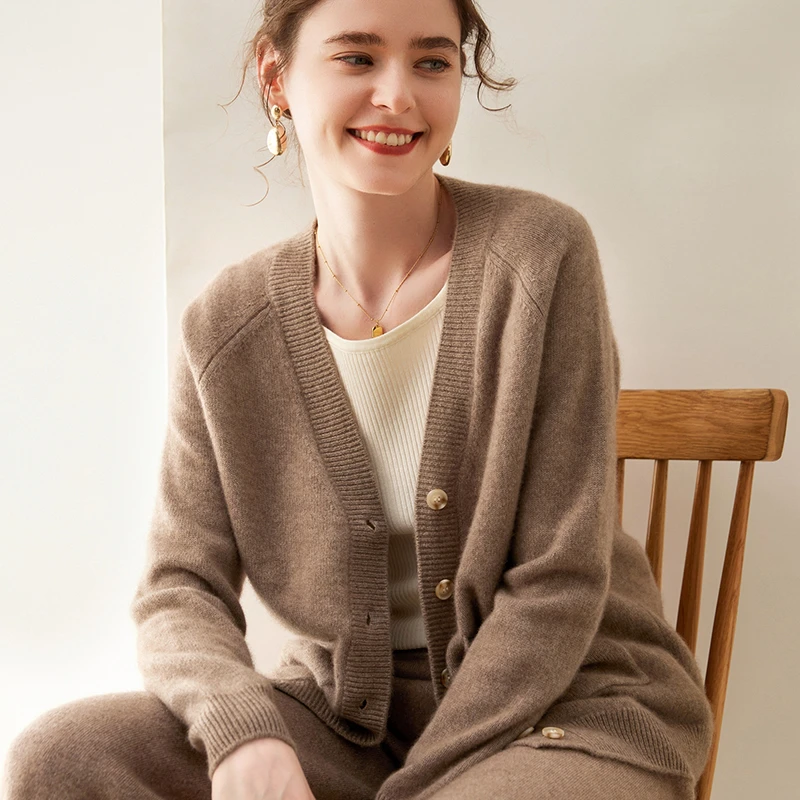 高端加厚羊绒羊毛开衫女秋冬季新款V领毛衣宽松韩版休闲针织外搭