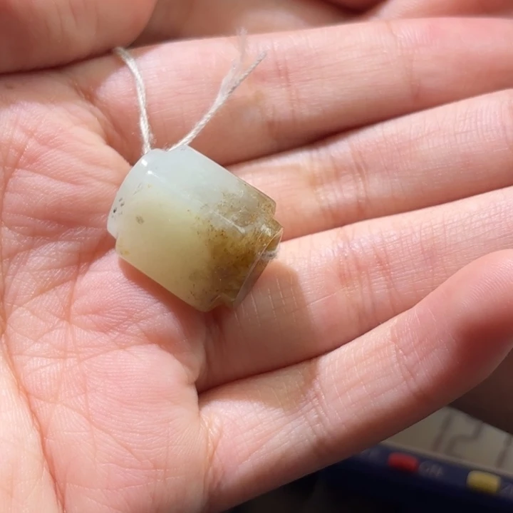 未镶嵌和田玉挂件R***子