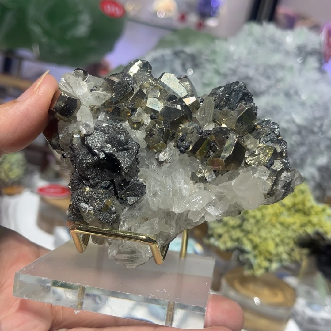 E***n石材黄铁矿水晶共生