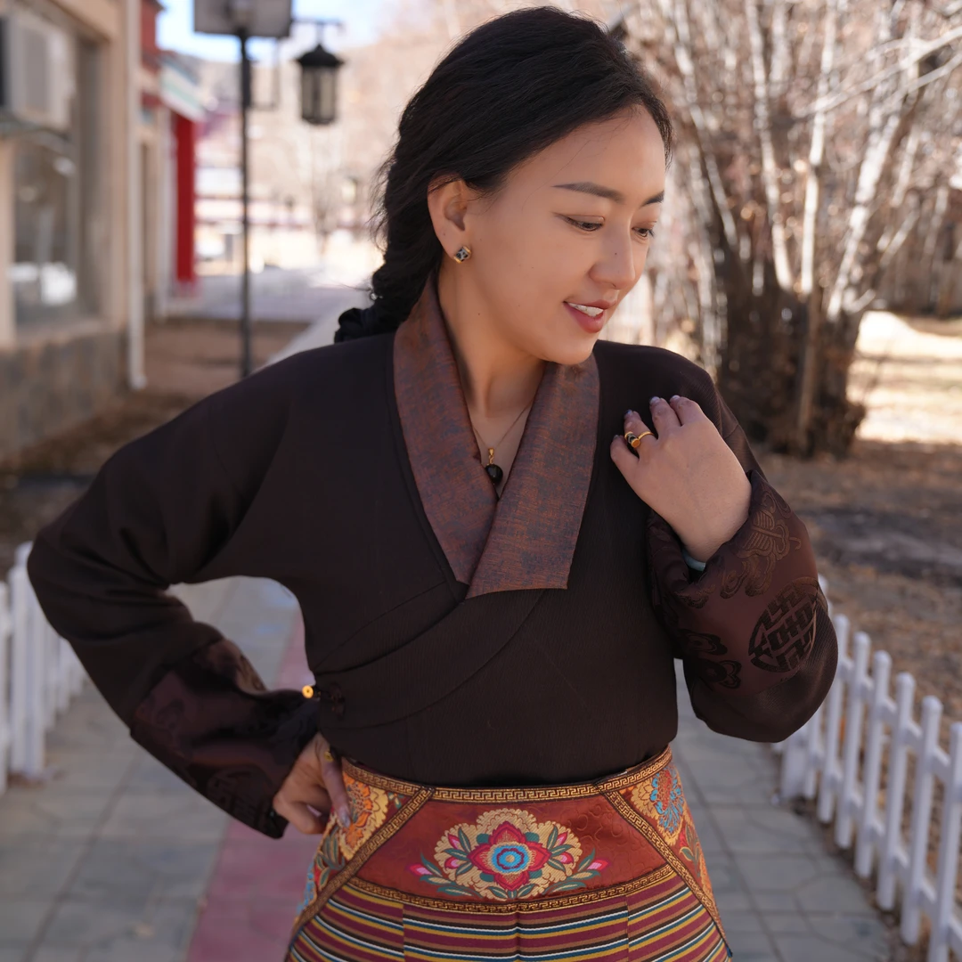民族服装毛料传统藏袍拉萨服秋冬款民族风藏式女款传统好看更美丽