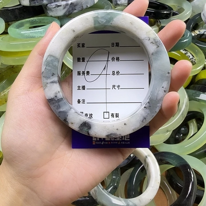 夏***天蛇纹石玉未镶嵌手镯