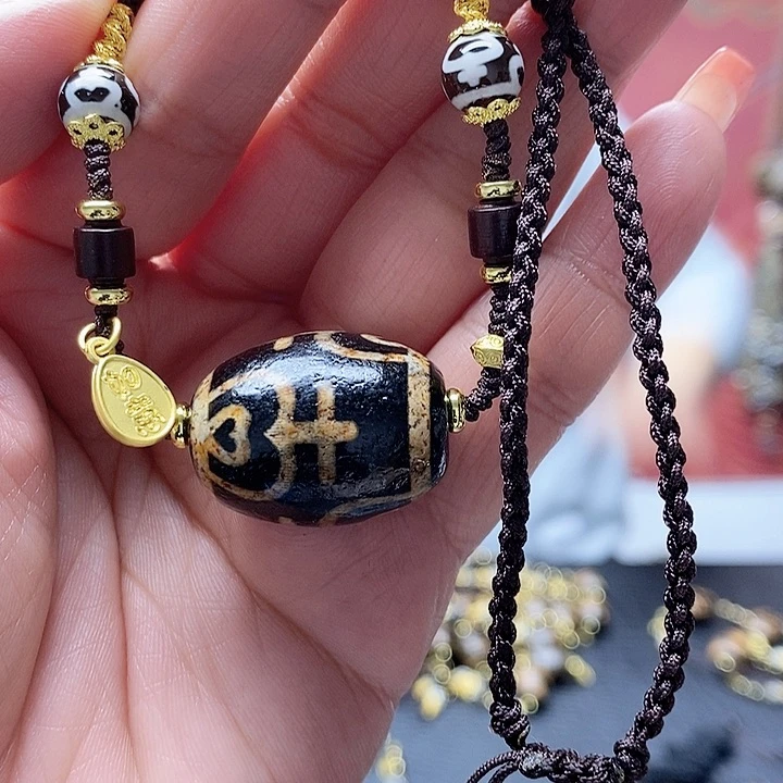 玛瑙/玉髓颈饰合金