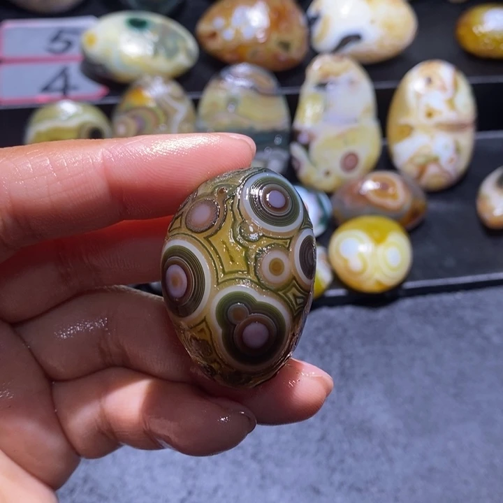 熙***沂玛瑙/玉髓未镶嵌珠宝奇石