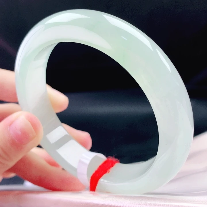 翡翠未镶嵌手镯56圈