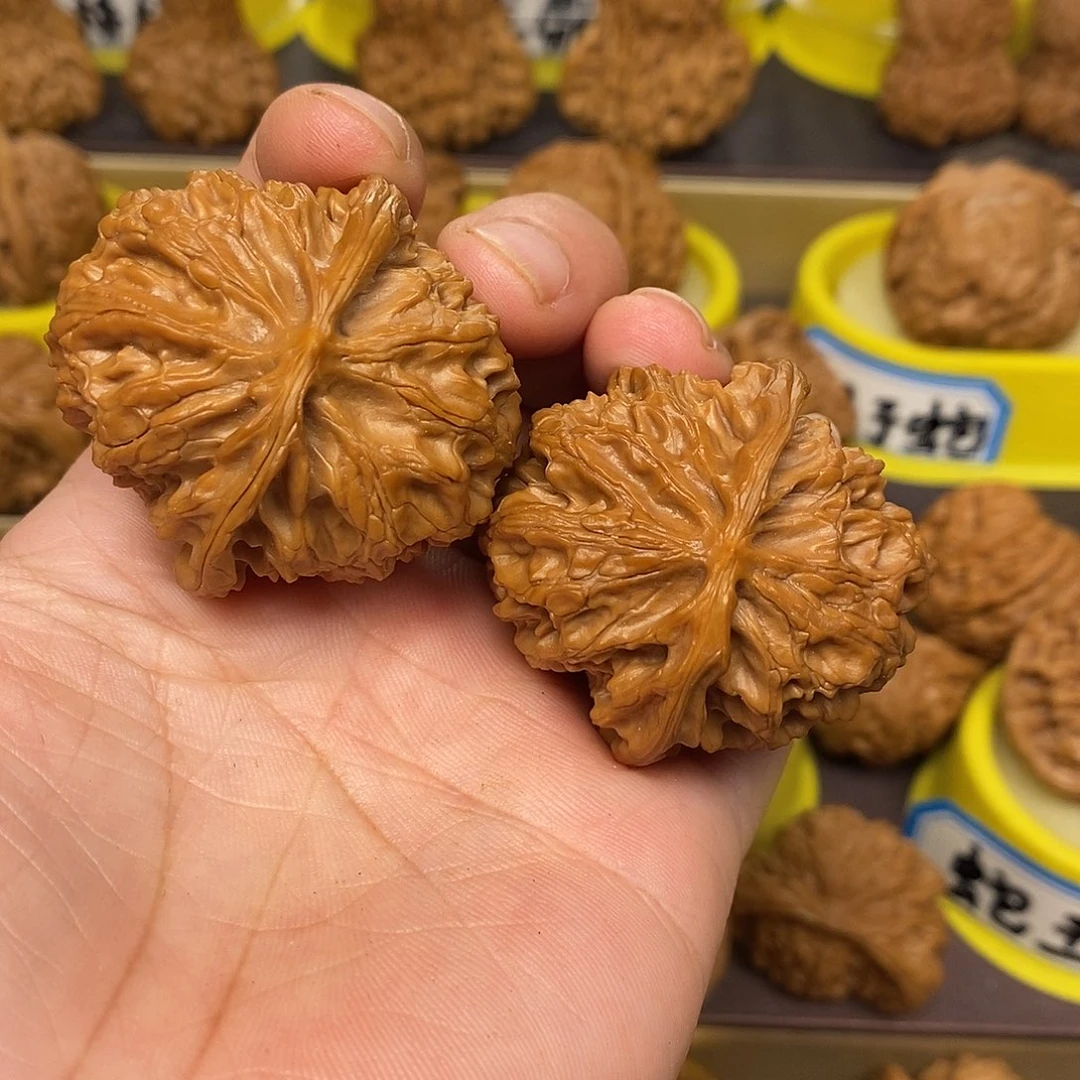 文玩核桃吊坠苹果园40