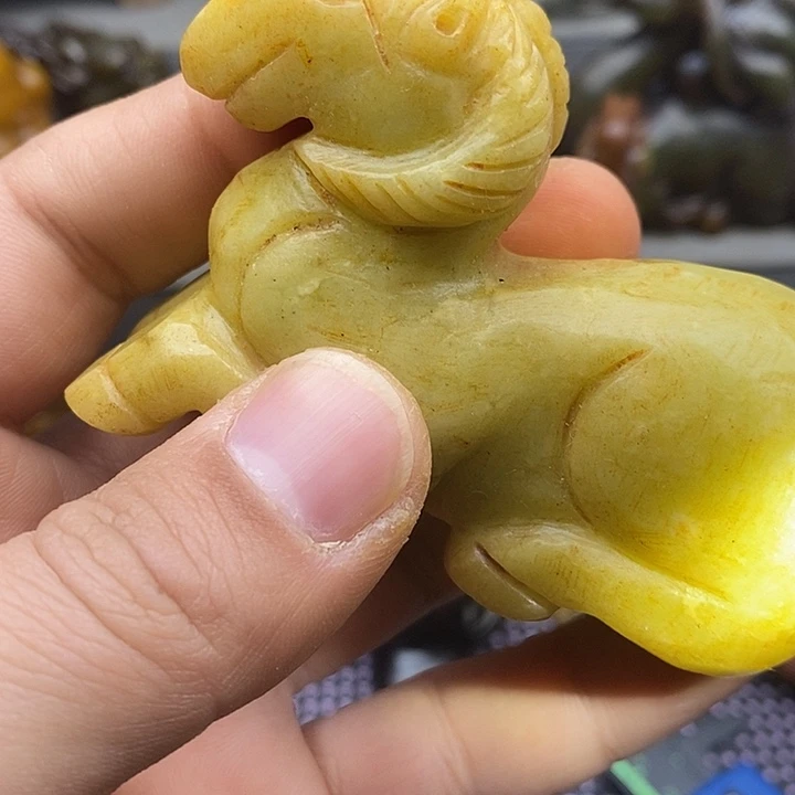 未镶嵌蛇纹石玉颈饰