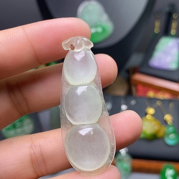 吊坠(赠链)未镶嵌翡翠