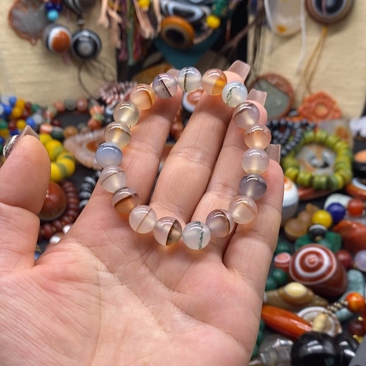 玛瑙/玉髓颈饰未镶嵌唐*葬