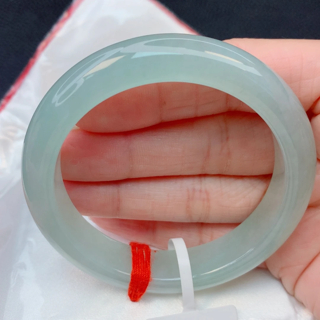 翡翠未镶嵌手镯54.6圈 冰种甜绿底无纹裂有棉线