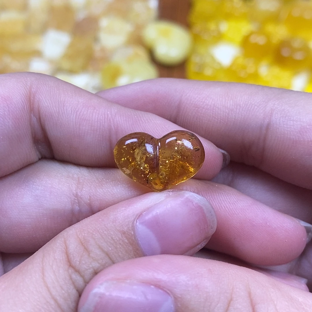 琥珀未镶嵌珠宝奇石