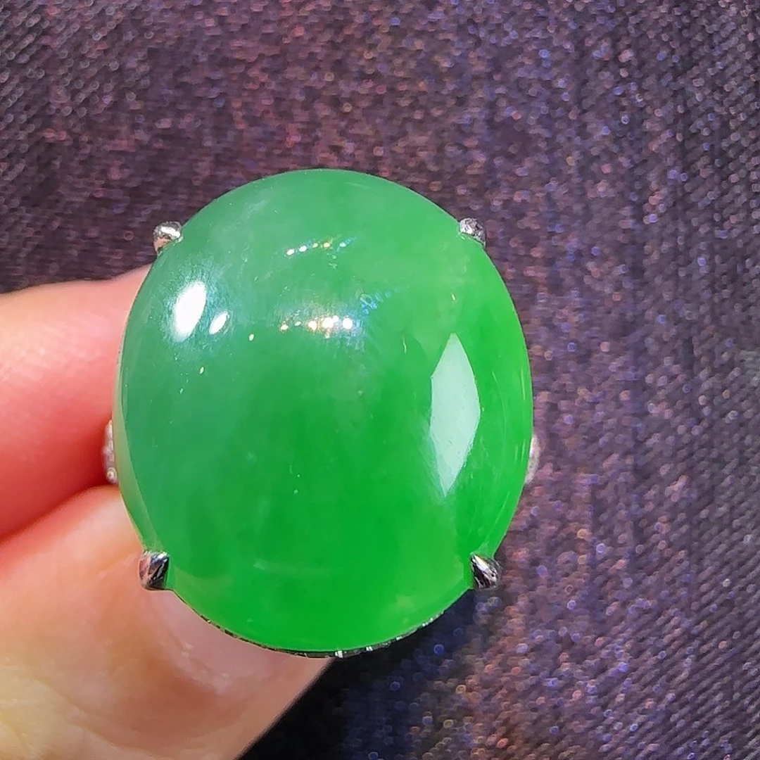 翡翠18K金镶嵌戒指