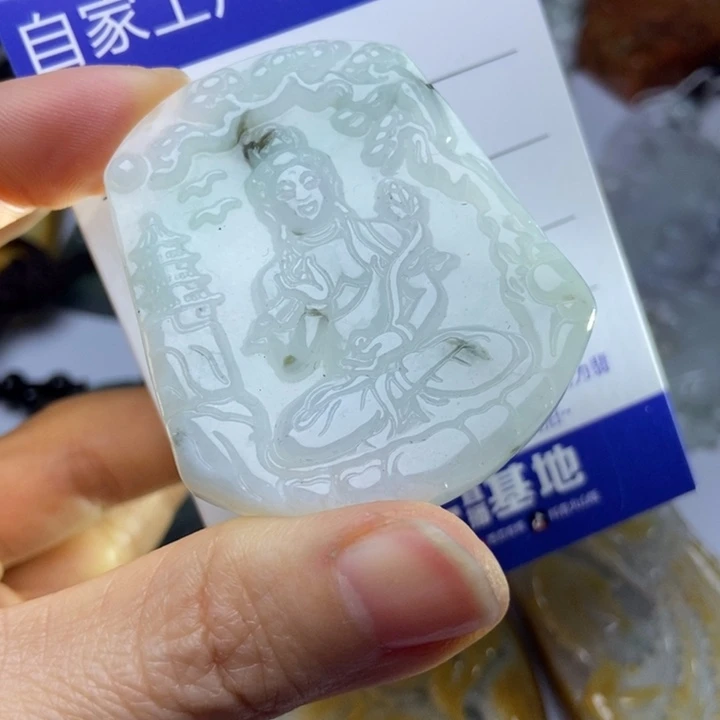 翡翠颈饰未镶嵌翡翠