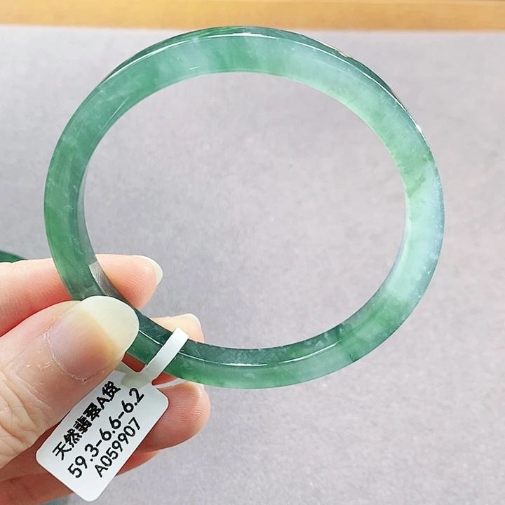 【闪购商品】未镶嵌手镯翡翠