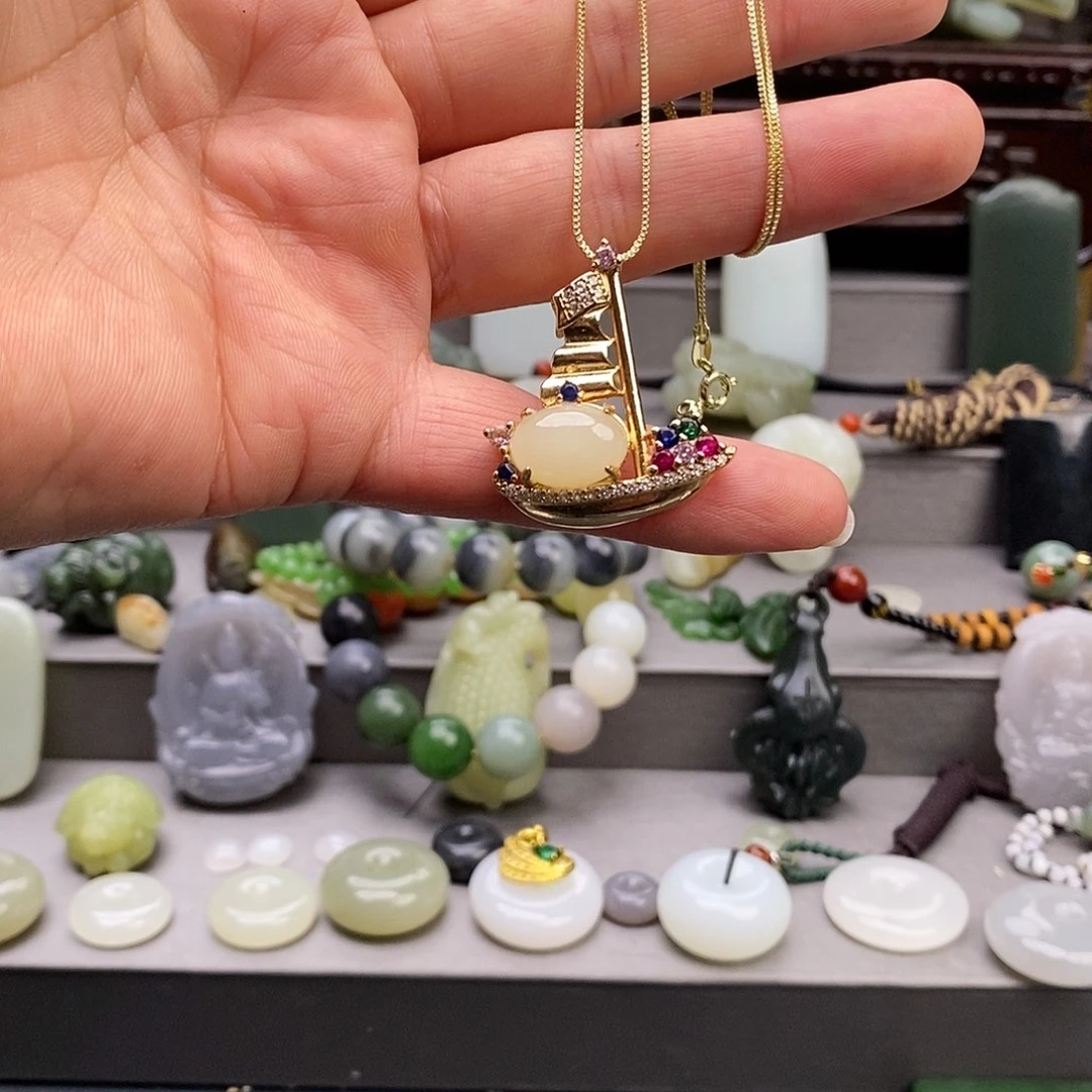 和田玉未镶嵌颈饰