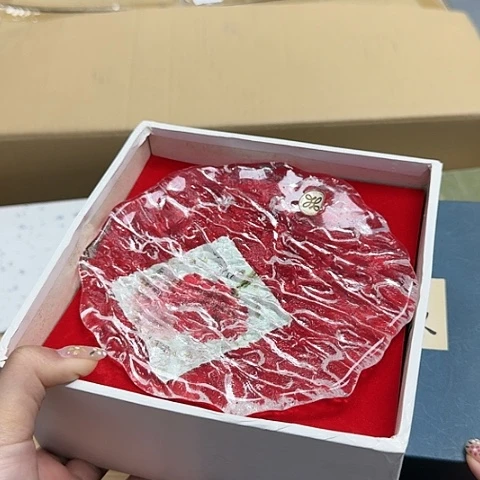 瓷器。瓷器。  瓷器。