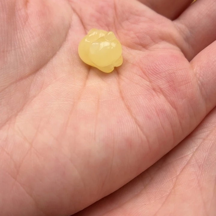 蜜蜡未镶嵌珠宝奇石