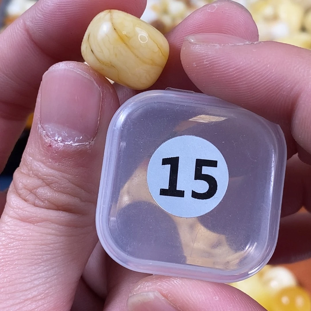 琥珀裸石未镶嵌微瑕