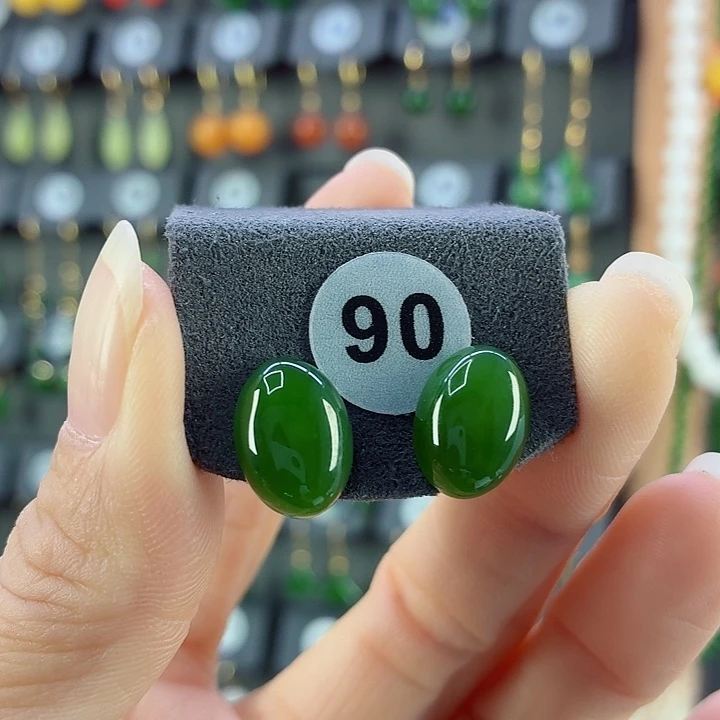 和田玉18K金镶嵌耳饰