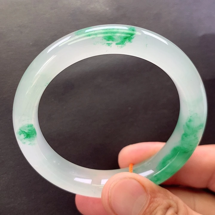 未镶嵌手镯石英质玉