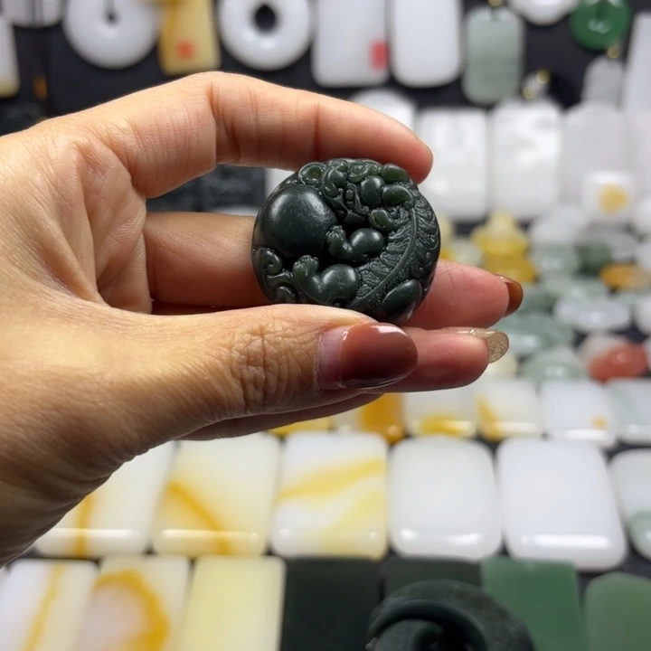 和田玉（青玉）未镶嵌颈饰