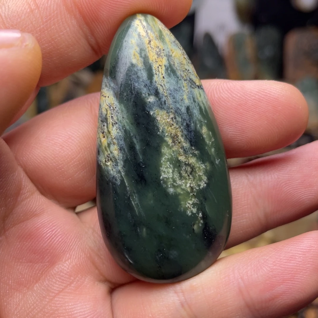 岫岩河磨玉（透闪石质玉）未镶嵌颈饰