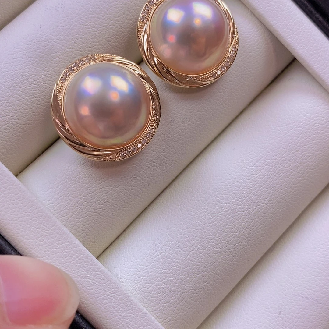 拼合珍珠（马贝珠）耳饰18K金镶嵌