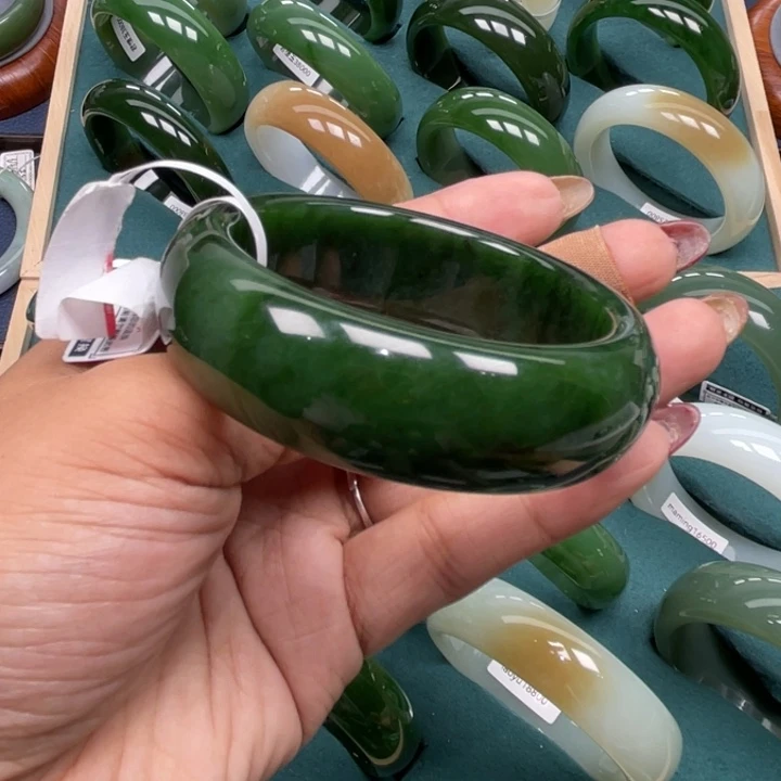 和田玉（碧玉）手镯未镶嵌