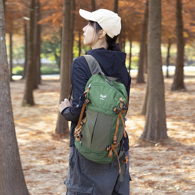 户外33L登山包超轻双肩背包徒步运动旅行休闲包防水旅游背包男女