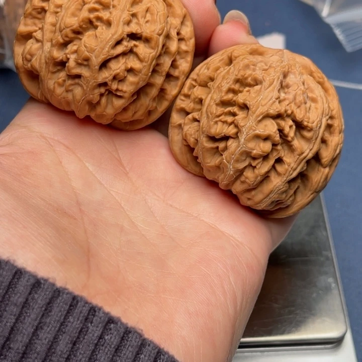 文玩核桃把件粗筋47