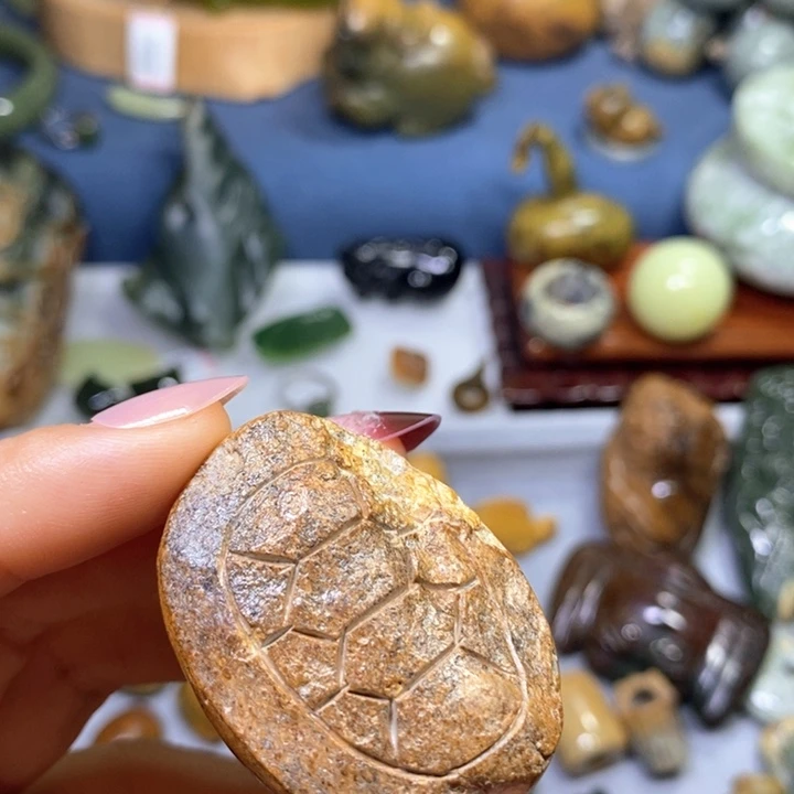 和***川岫岩河磨玉（透闪石质玉）未镶嵌挂件